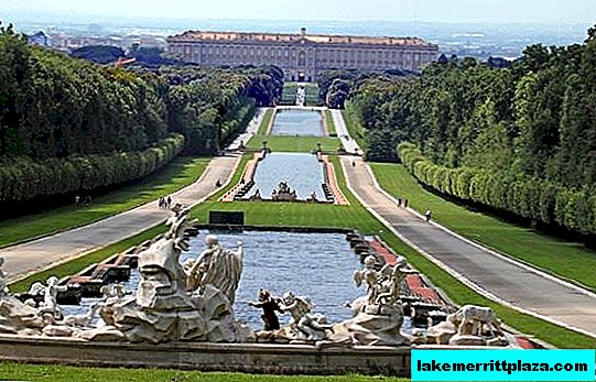 القصر الملكي في كازيرتا وكيفية الحصول عليها من نابولي