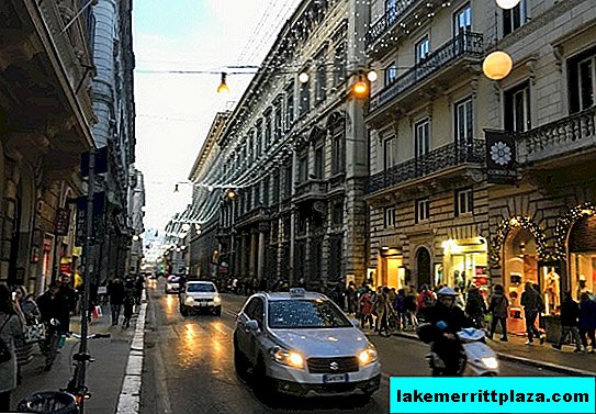 Via del Corso - one of the main shopping streets of Rome