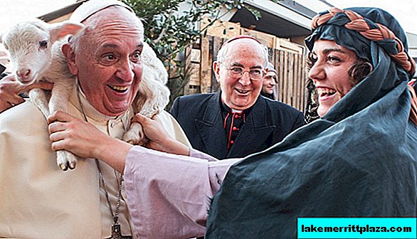 مجتمع: اعترف البابا فرانسيس بأنه الشخص الأكثر أناقة عام 2013