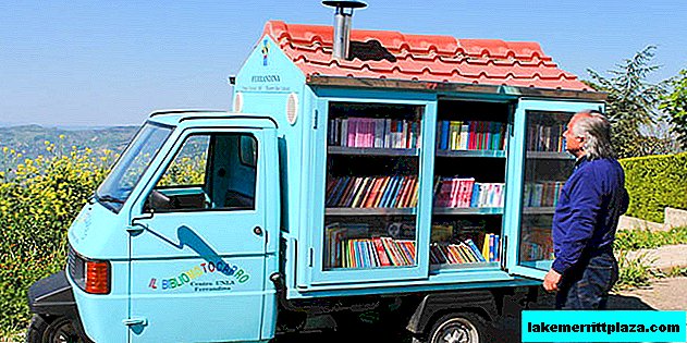 Italian library on wheels