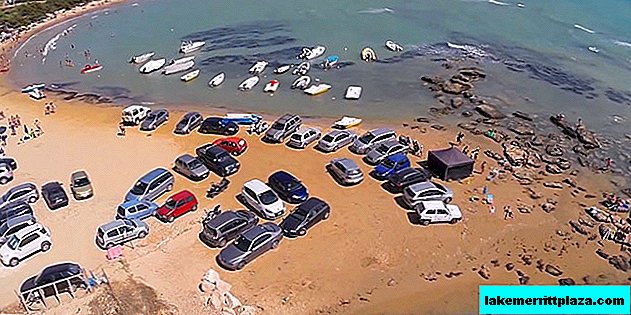 In Sicily, Italians park cars right on the beaches