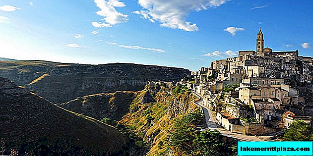 Unusual hotel in the caves of Matera