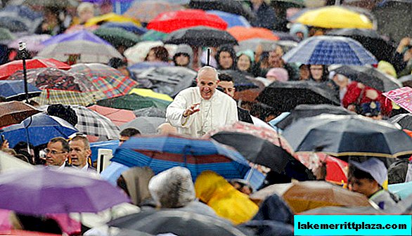 Papst Franziskus fordert die italienische Regierung auf, Häuser für alle Familien zu finden