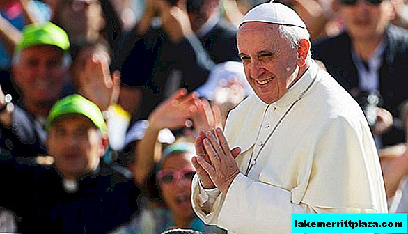 Papa a blestemat accidental în timp ce predica