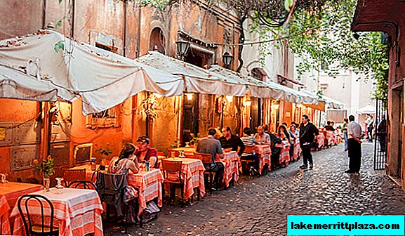 Italy: Evening Rome: a walk in the Trastevere district, photos
